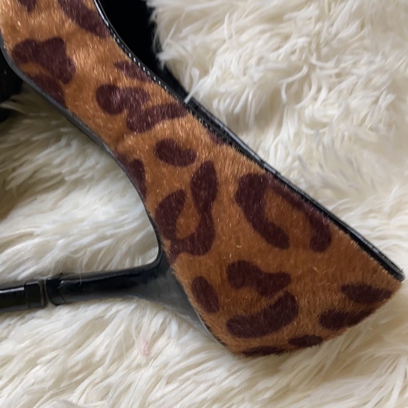 Predictions Comfort Plus Cheetah Fur Pointed Toe - Picture 11 of 13